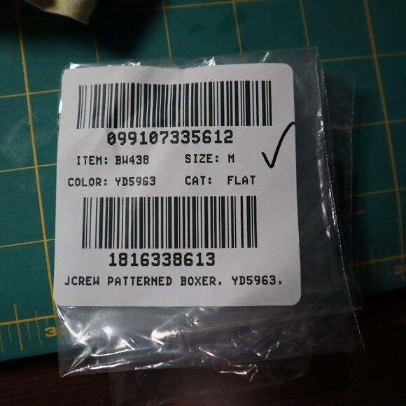 J. Crew Patterened Boxer Mens Yellow Relaxed Resort Beach Vacation Sleepwear NWT - Picture 9 of 9